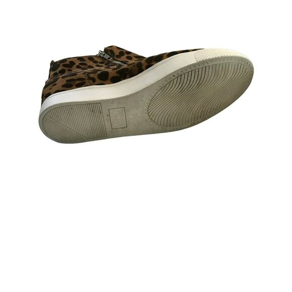 Time and Tru Women’s Leopard Print Ankle Sneakers - Picture 4 of 9